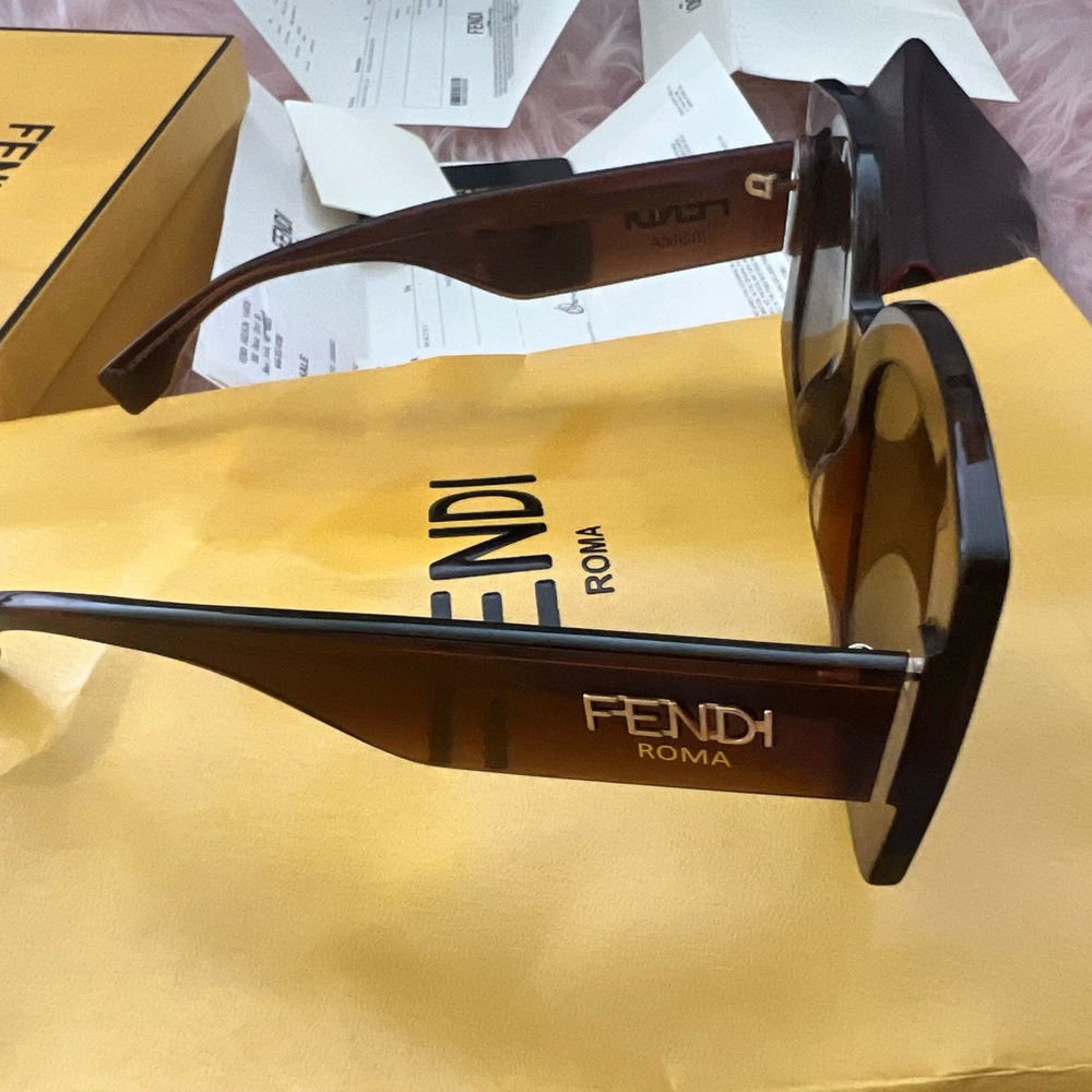 Fendi glasses almost like brand new, with bag, box, case etc